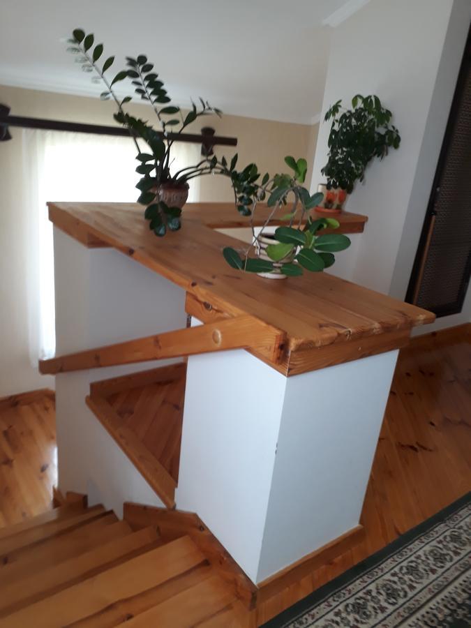 Uyut Hotel Tsjernihiv Buitenkant foto