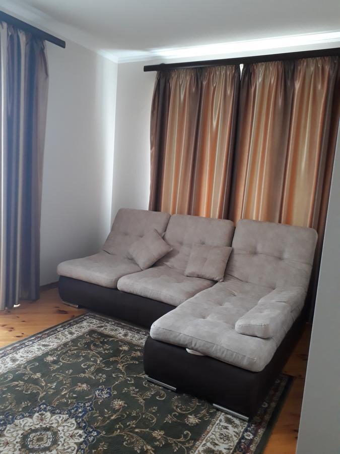 Uyut Hotel Tsjernihiv Buitenkant foto