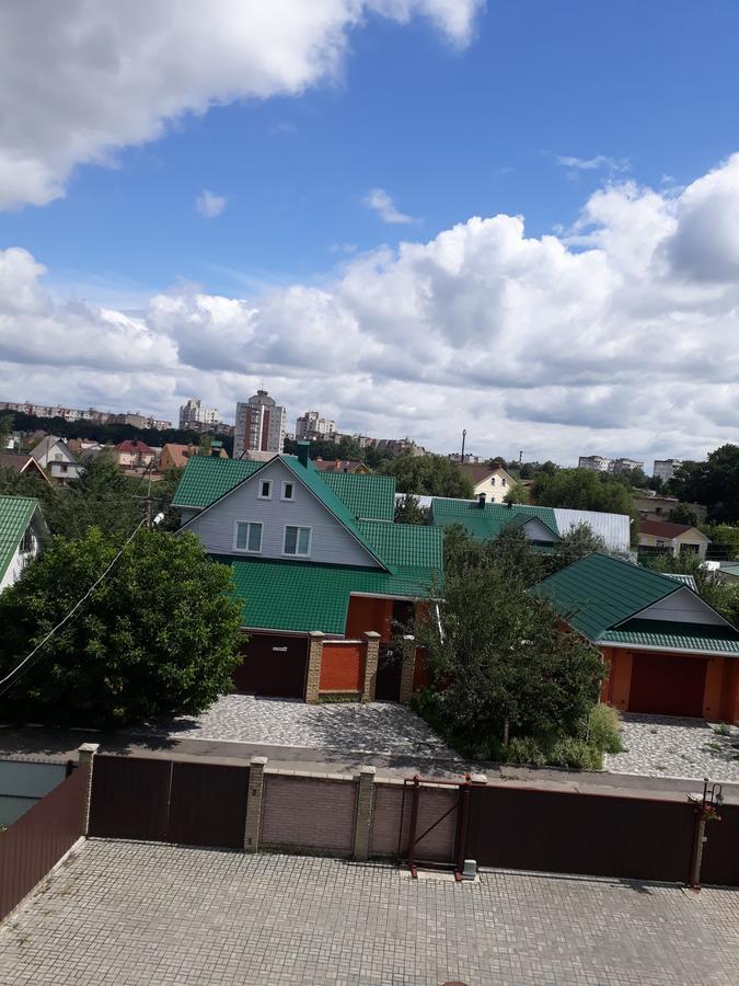 Uyut Hotel Tsjernihiv Buitenkant foto